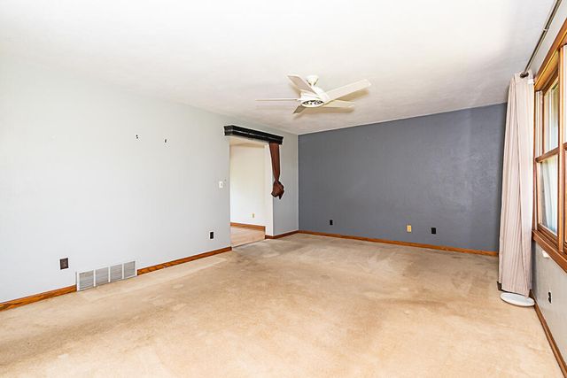 2240 E Hickory Road, Battle Creek, MI 49017