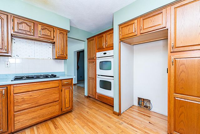 2240 E Hickory Road, Battle Creek, MI 49017