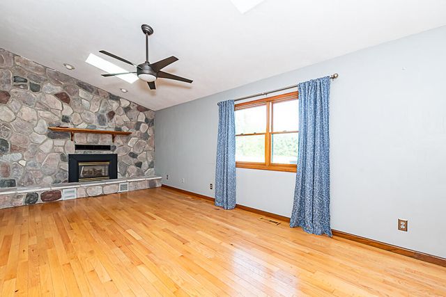 2240 E Hickory Road, Battle Creek, MI 49017