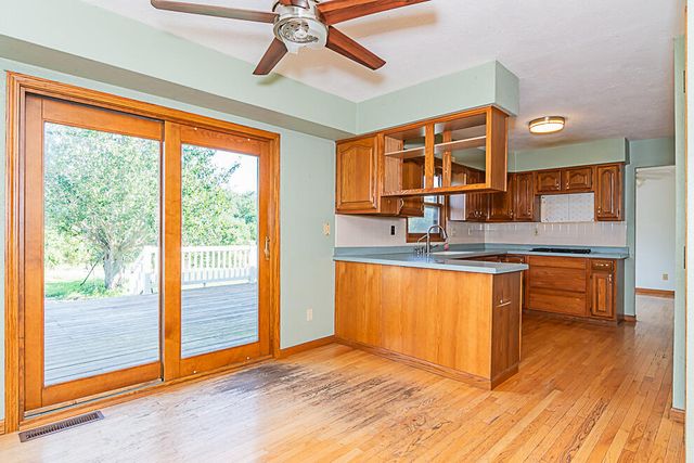 2240 E Hickory Road, Battle Creek, MI 49017