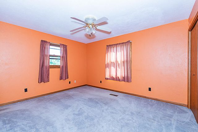 2240 E Hickory Road, Battle Creek, MI 49017