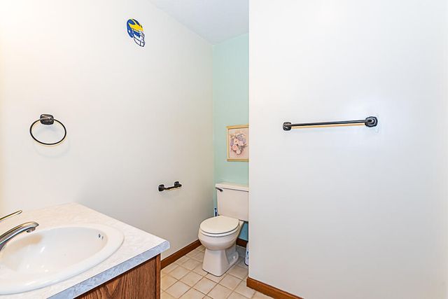 2240 E Hickory Road, Battle Creek, MI 49017