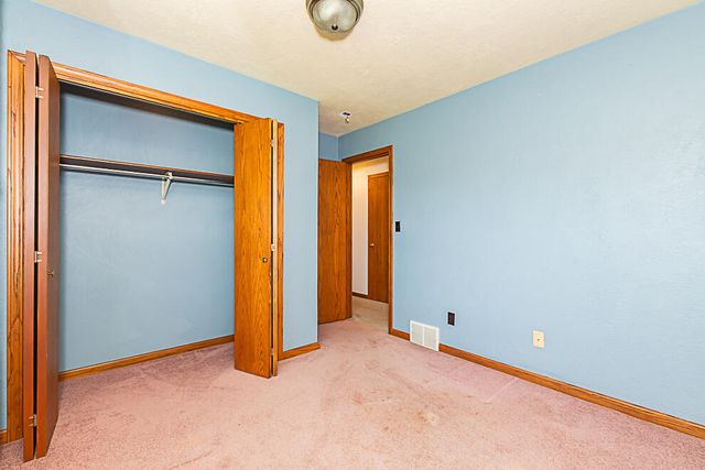 2240 E Hickory Road, Battle Creek, MI 49017