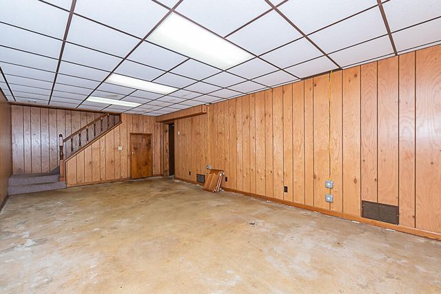 2240 E Hickory Road, Battle Creek, MI 49017