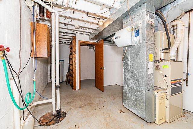 2240 E Hickory Road, Battle Creek, MI 49017
