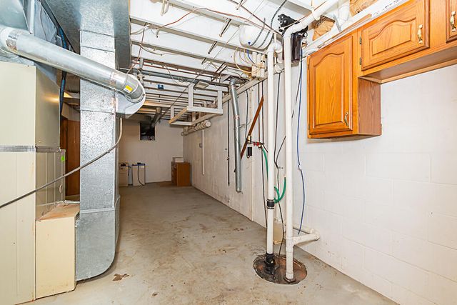 2240 E Hickory Road, Battle Creek, MI 49017
