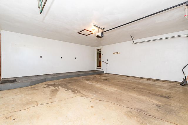 2240 E Hickory Road, Battle Creek, MI 49017