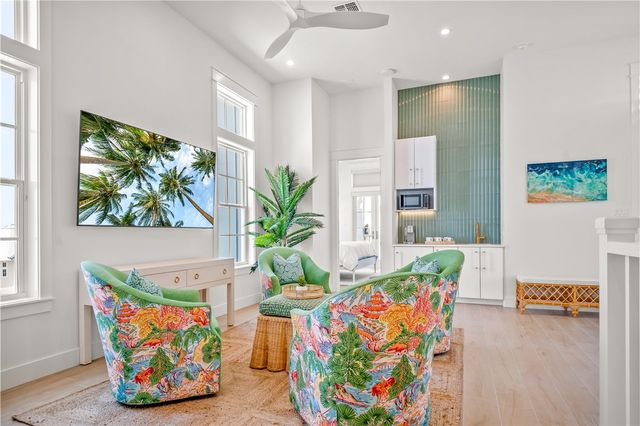 331 Tailwind Dr, Port Aransas, TX 78373