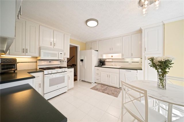 11675 Highland Colony Drive, Roswell, GA 30075