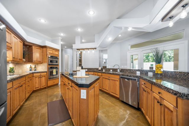 205 Twin Creek Street, Lufkin, TX 75904