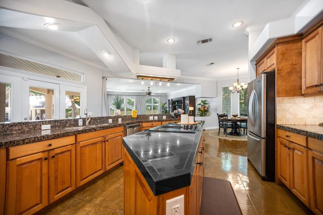 205 Twin Creek Street, Lufkin, TX 75904