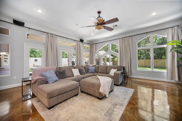 205 Twin Creek Street, Lufkin, TX 75904