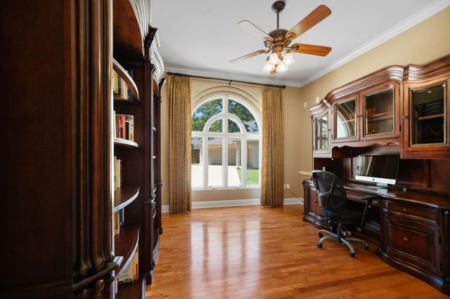 205 Twin Creek Street, Lufkin, TX 75904