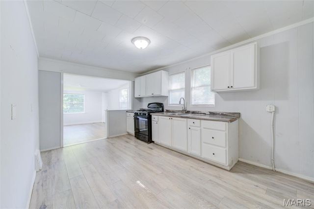 121 Coburg Drive, St Louis, MO 63137