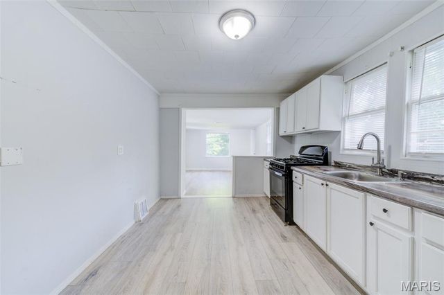 121 Coburg Drive, St Louis, MO 63137