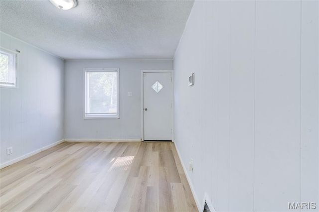 121 Coburg Drive, St Louis, MO 63137