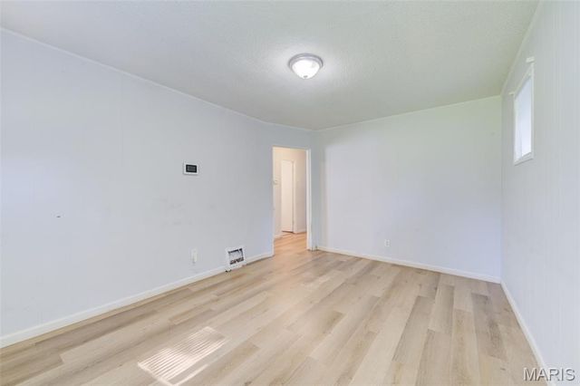 121 Coburg Drive, St Louis, MO 63137