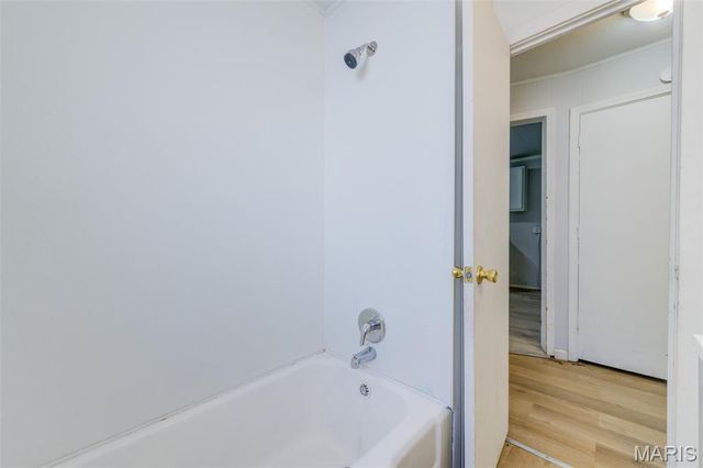 121 Coburg Drive, St Louis, MO 63137