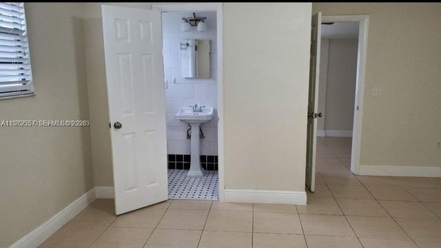 6743 SW 15th St 6743, Miami, FL 33144