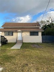 6743 SW 15th St 6743, Miami, FL 33144
