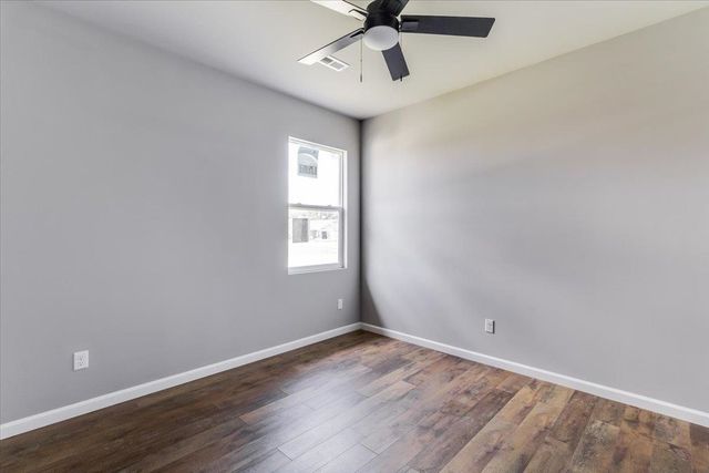 752 N Wakefield Ave, Valley Center, KS 67147