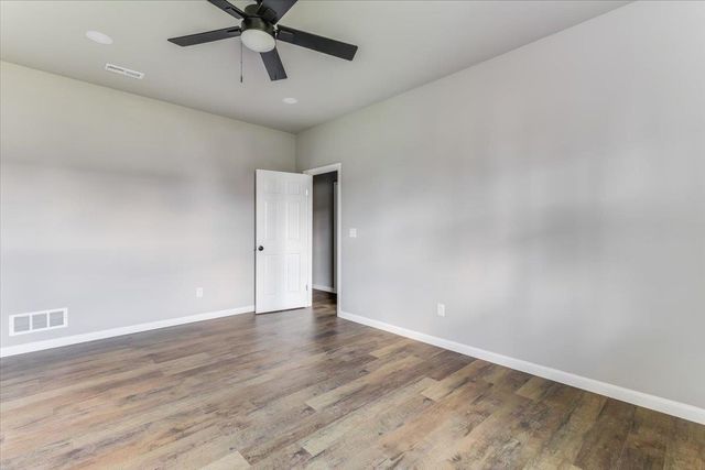 752 N Wakefield Ave, Valley Center, KS 67147