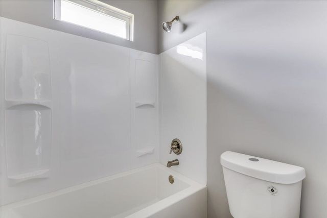 752 N Wakefield Ave, Valley Center, KS 67147