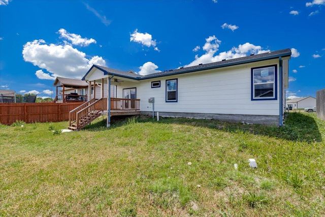752 N Wakefield Ave, Valley Center, KS 67147