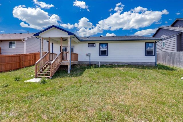 752 N Wakefield Ave, Valley Center, KS 67147