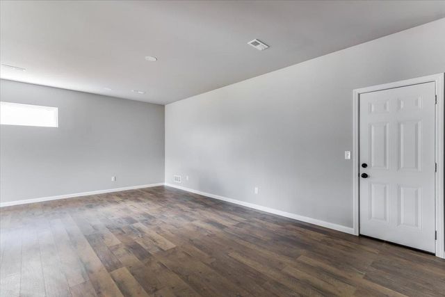 752 N Wakefield Ave, Valley Center, KS 67147