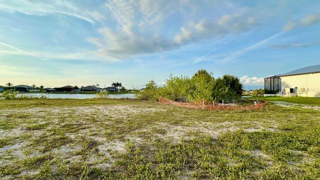 3233 NW 9TH STREET, Cape Coral, FL 33993