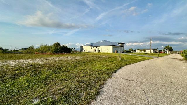 3233 NW 9TH STREET, Cape Coral, FL 33993
