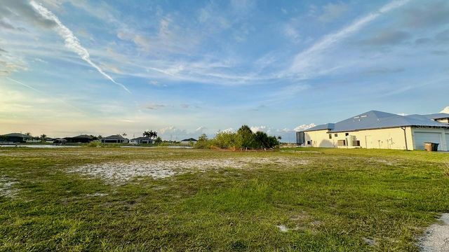 3233 NW 9TH STREET, Cape Coral, FL 33993