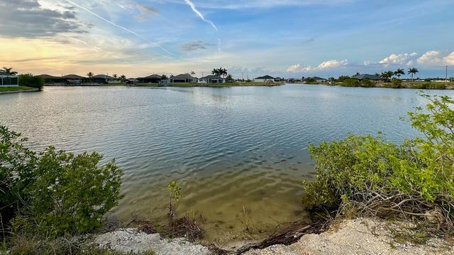 3233 NW 9TH STREET, Cape Coral, FL 33993