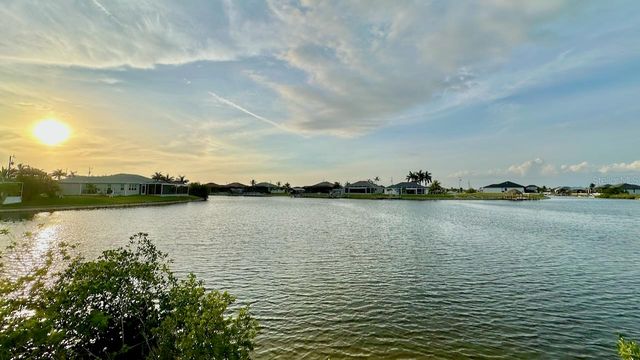 3233 NW 9TH STREET, Cape Coral, FL 33993