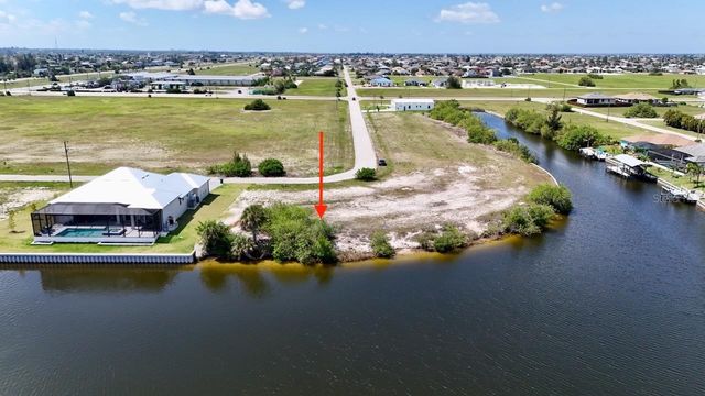 3233 NW 9TH STREET, Cape Coral, FL 33993