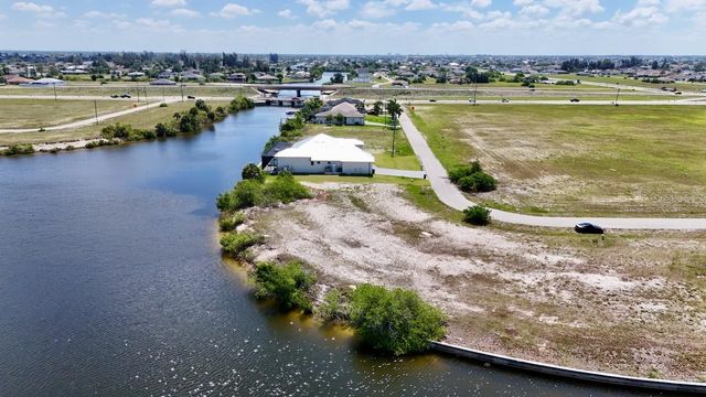 3233 NW 9TH STREET, Cape Coral, FL 33993
