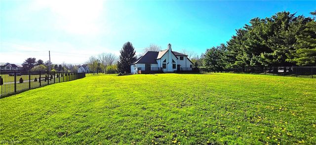 1665 Stony Hill Road, Hinckley, OH 44233