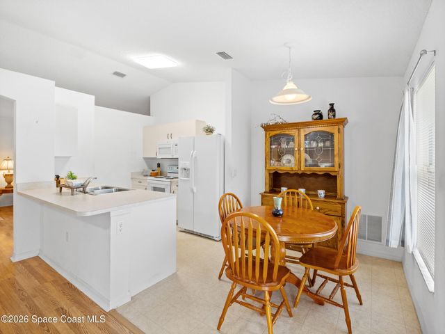 867 Fairhaven Street NE, Palm Bay, FL 32907