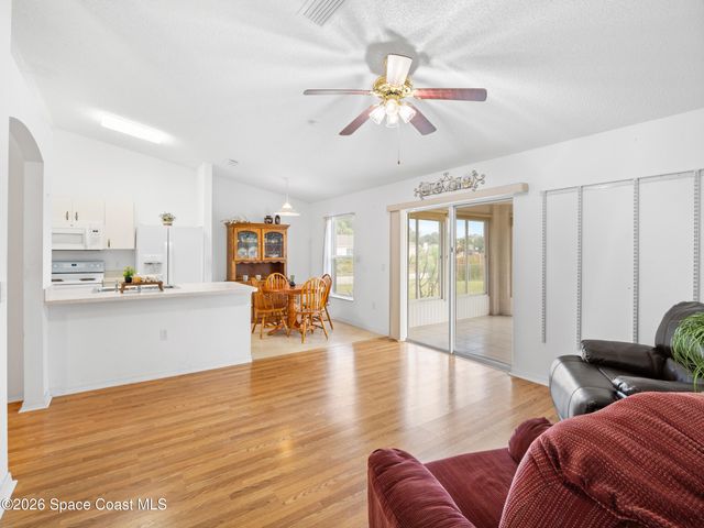 867 Fairhaven Street NE, Palm Bay, FL 32907