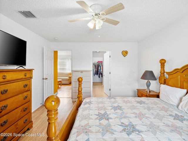 867 Fairhaven Street NE, Palm Bay, FL 32907
