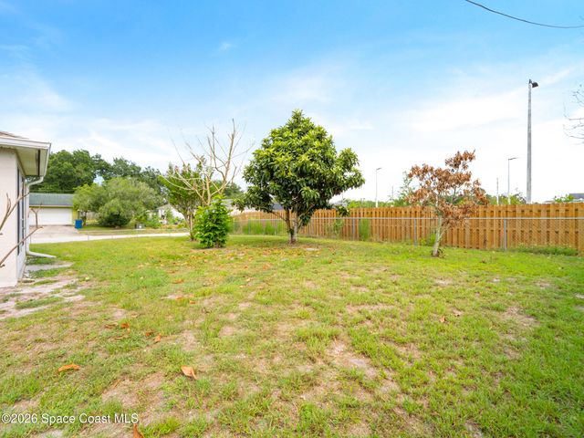 867 Fairhaven Street NE, Palm Bay, FL 32907
