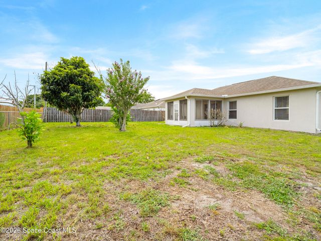 867 Fairhaven Street NE, Palm Bay, FL 32907