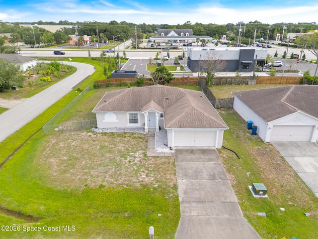 867 Fairhaven Street NE, Palm Bay, FL 32907