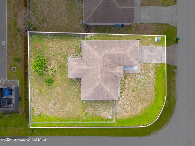 867 Fairhaven Street NE, Palm Bay, FL 32907