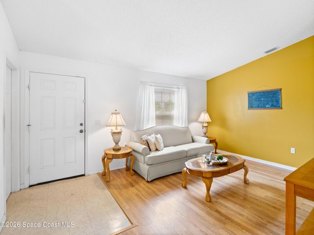867 Fairhaven Street NE, Palm Bay, FL 32907