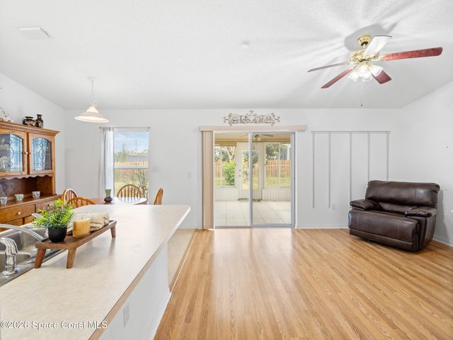 867 Fairhaven Street NE, Palm Bay, FL 32907