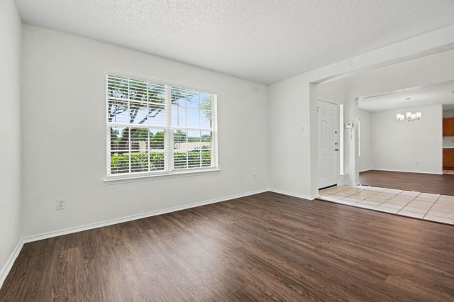 210 Trees Drive, Cedar Hill, TX 75104