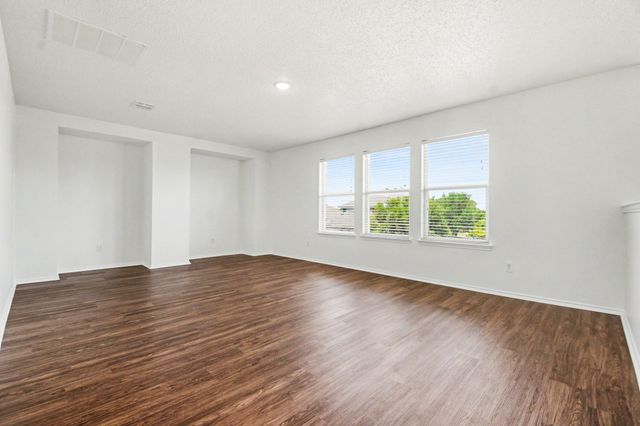 210 Trees Drive, Cedar Hill, TX 75104