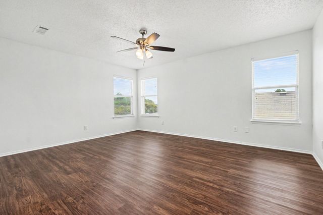 210 Trees Drive, Cedar Hill, TX 75104